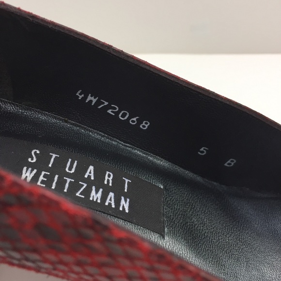Stuart Weitzmanf faux snake skin pump - Picture 6 of 8